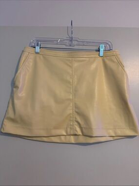 H&M Light Cream/Butter Yellow Faux Leather Mini Skirt